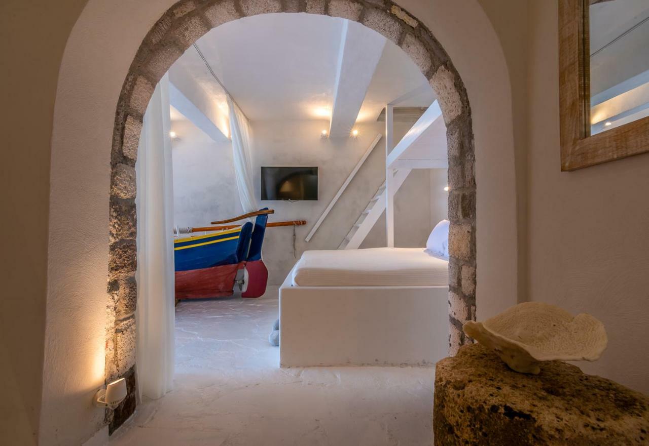 فيلا Neosikos Amazing Beach House In Milos Island Klima  المظهر الخارجي الصورة