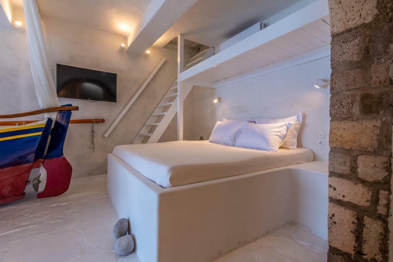 فيلا Neosikos Amazing Beach House In Milos Island Klima  المظهر الخارجي الصورة