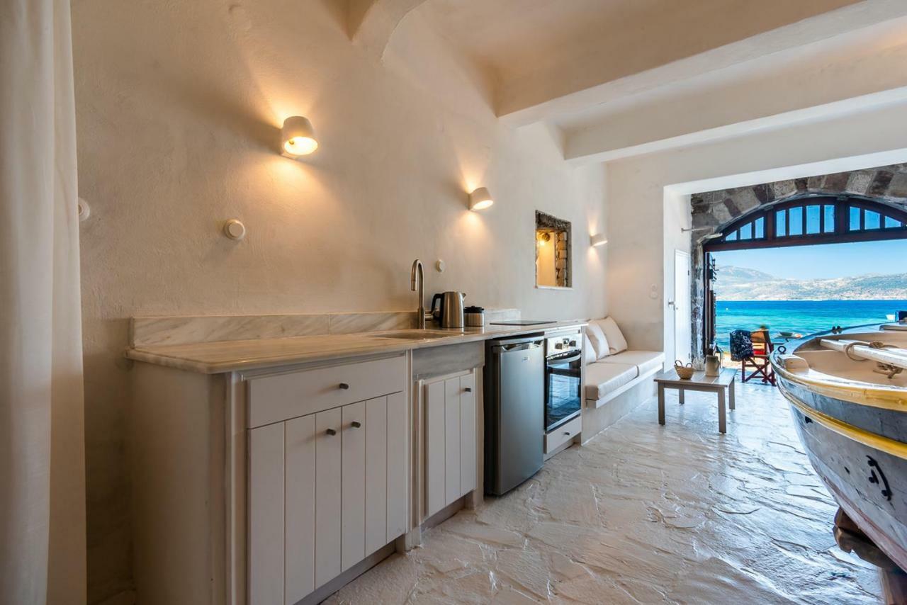 فيلا Neosikos Amazing Beach House In Milos Island Klima  المظهر الخارجي الصورة
